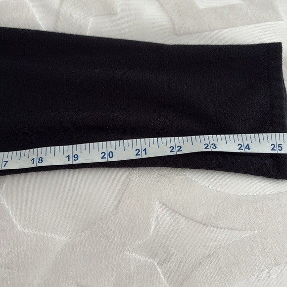 Torrid Black Leggings Sleek Stretchy Design/Fleece Interior Size 1= 14/16 - Picture 3 of 6